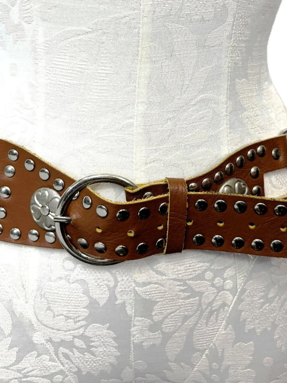 Source Unknown leather belt